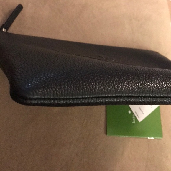 New Kate Spade pouch - make offer - Picture 7 of 8